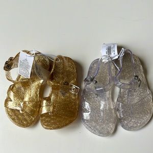 Old Navy, size 5, gold and clear Jellys